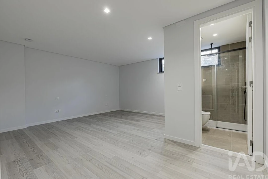 Moradia T5 para Venda em Alcabideche Foto 35