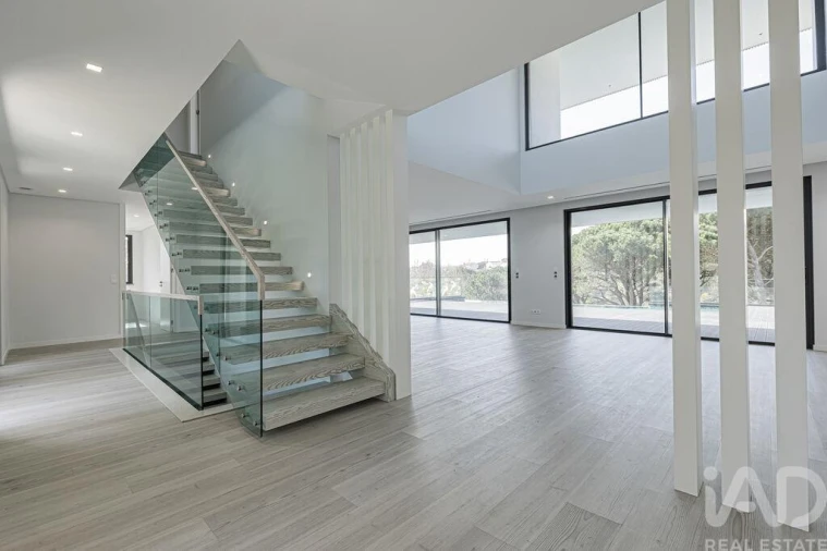 Moradia T5 para Venda em Alcabideche Foto 11