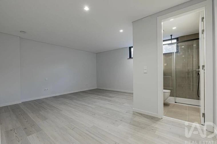 Moradia T5 para Venda em Alcabideche Foto 35