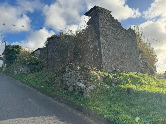 Moradia T2 para Venda em Cedros Foto 4