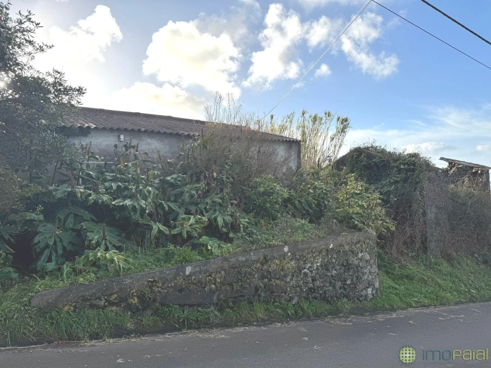 Moradia T2 para Venda em Cedros Foto 1