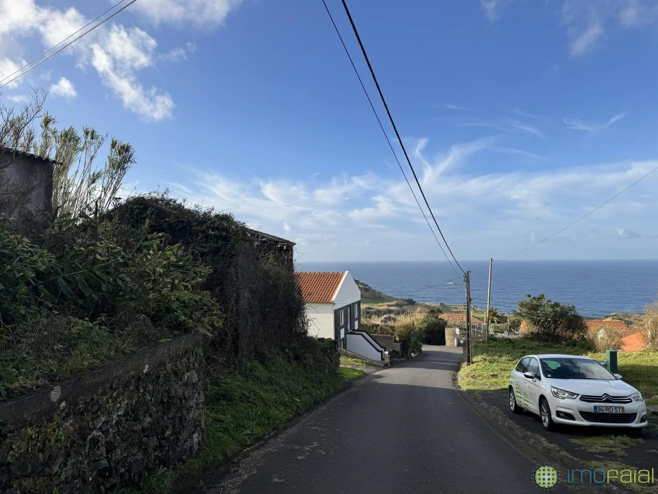 Moradia T2 para Venda em Cedros Foto 3