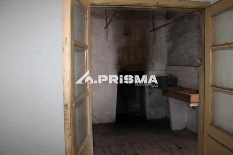 Moradia T4 para Venda em Alcains Foto 5