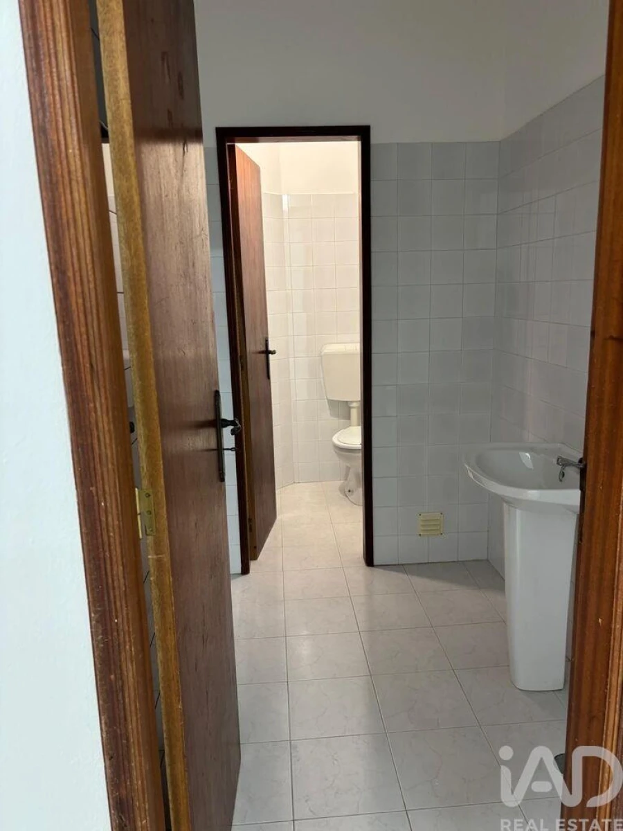 Loja para Arrendamento em Lagoa e Carvoeiro Foto 16