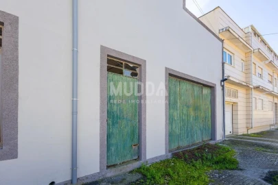 Armazém para Venda em Esgueira