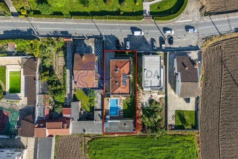 Moradia T4 para Venda em Nogueira e Silva Escura Foto 6