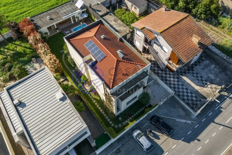 Moradia T4 para Venda em Nogueira e Silva Escura Foto 2