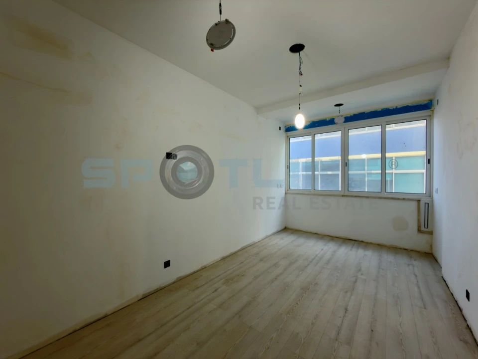 Apartamento T4 para Venda em Laranjeiro e Feijó Foto 23