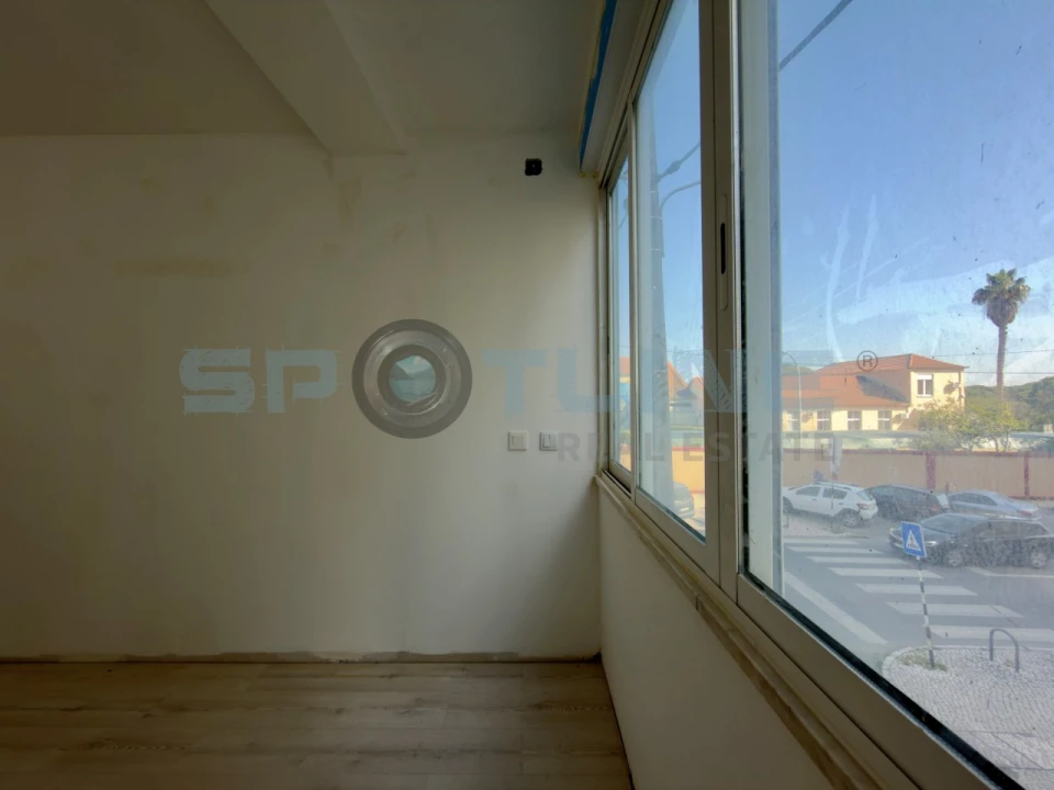 Apartamento T4 para Venda em Laranjeiro e Feijó Foto 26