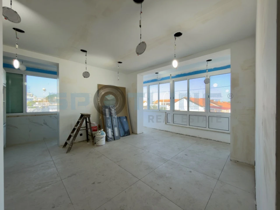 Apartamento T4 para Venda em Laranjeiro e Feijó Foto 51