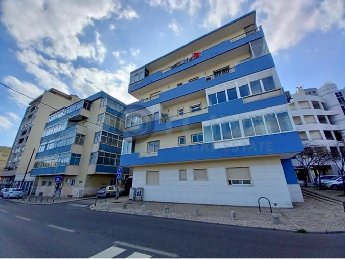 Apartamento T4 para Venda em Laranjeiro e Feijó