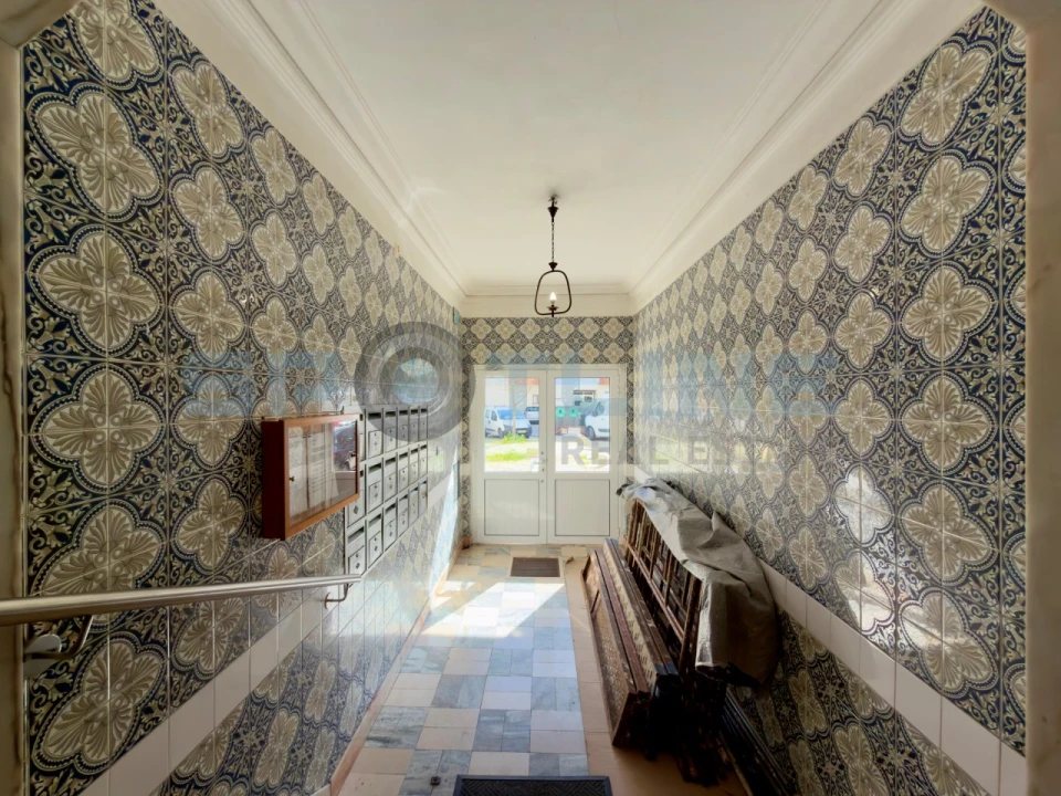 Apartamento T2 para Venda em Laranjeiro e Feijó Foto 4