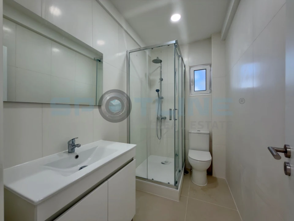 Apartamento T2 para Venda em Laranjeiro e Feijó Foto 9