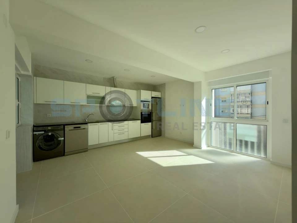 Apartamento T2 para Venda em Laranjeiro e Feijó Foto 12