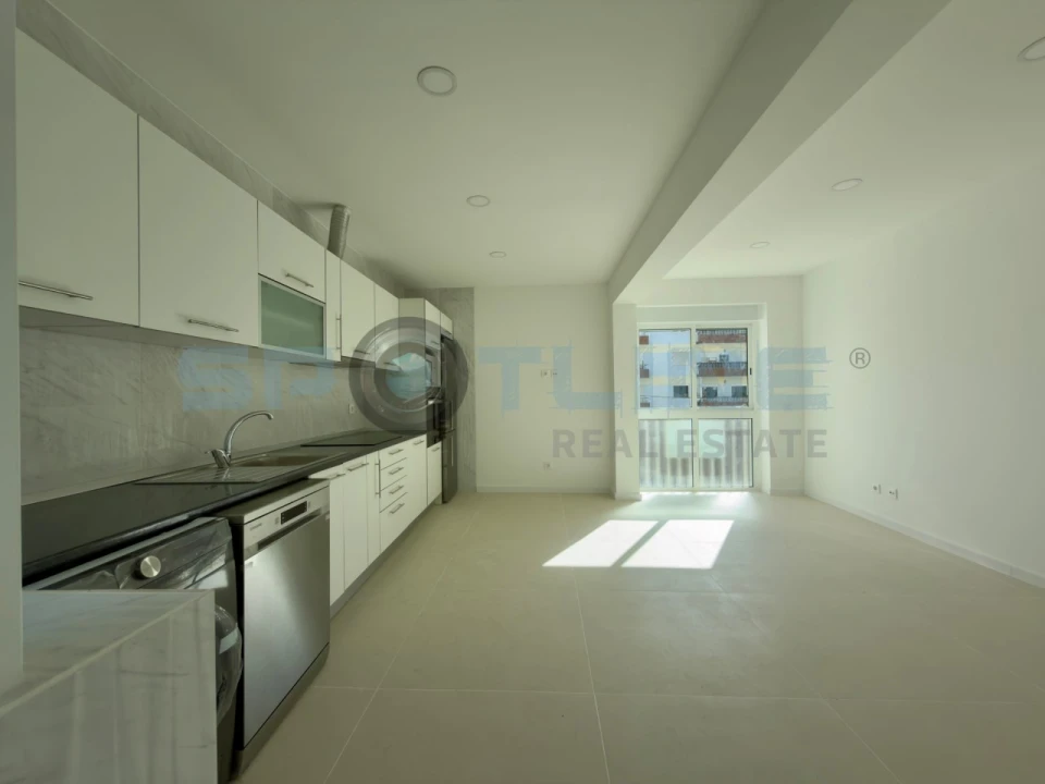 Apartamento T2 para Venda em Laranjeiro e Feijó Foto 16