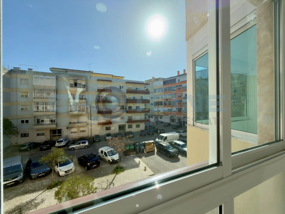 Apartamento T2 para Venda em Laranjeiro e Feijó Foto 28