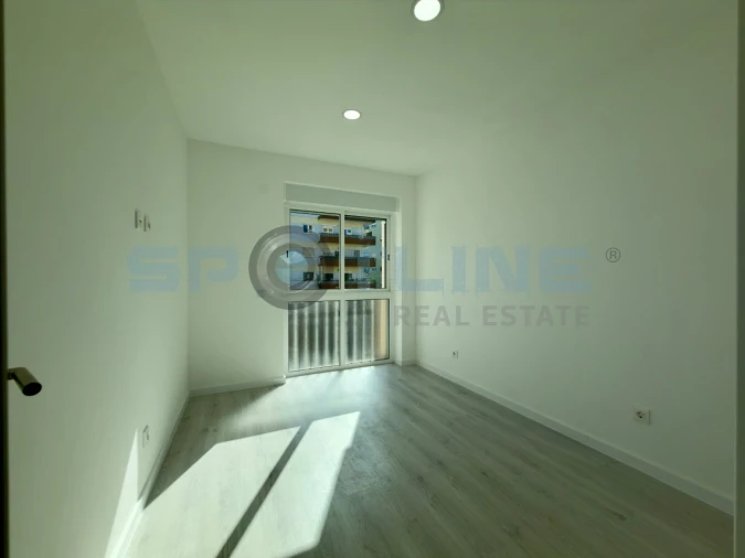 Apartamento T2 para Venda em Laranjeiro e Feijó Foto 22