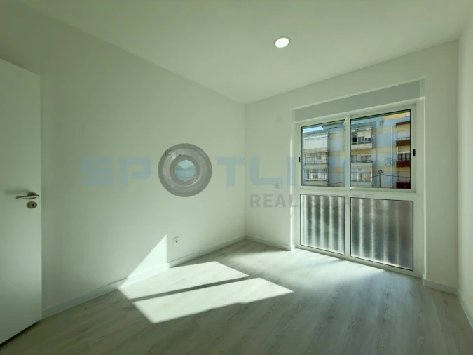 Apartamento T2 para Venda em Laranjeiro e Feijó Foto 24