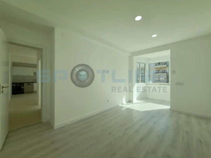 Apartamento T2 para Venda em Laranjeiro e Feijó Foto 32