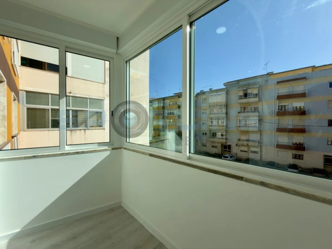 Apartamento T2 para Venda em Laranjeiro e Feijó Foto 35