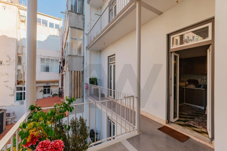Apartamento T3 para Venda em Arroios Foto 32