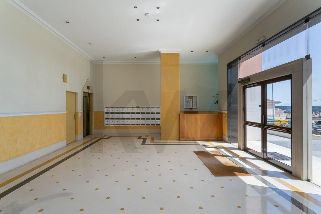 Apartamento T6 para Venda em Águas Livres Foto 39