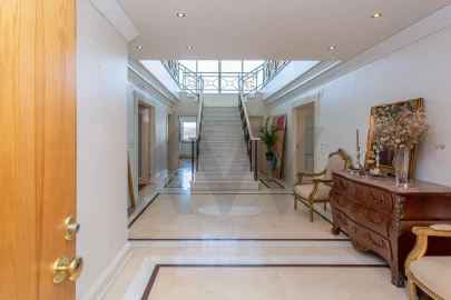 Apartamento T6 para Venda em Águas Livres