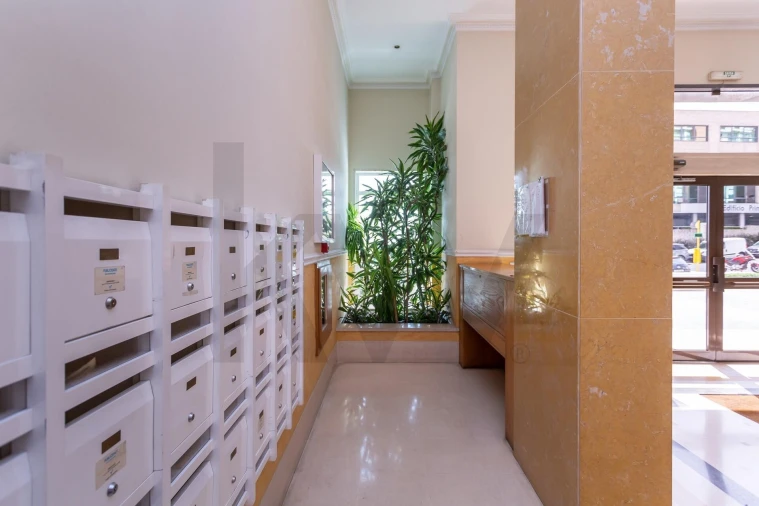 Apartamento T6 para Venda em Águas Livres Foto 40