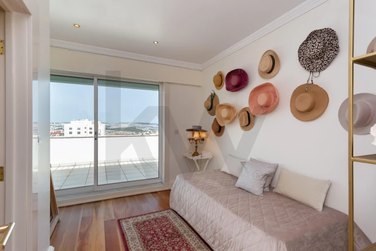 Apartamento T6 para Venda em Águas Livres Foto 23
