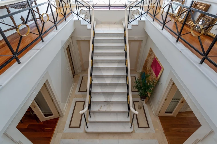 Apartamento T6 para Venda em Águas Livres Foto 18