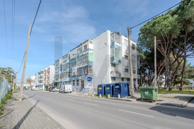 Apartamento T2 para Venda em Seixal, Arrentela e Aldeia de Paio Pires Foto 29