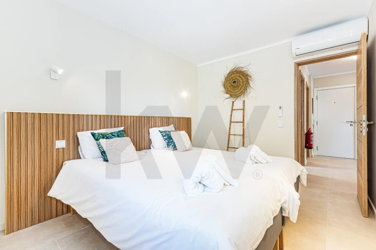 Apartamento T2 para Venda em Quarteira Foto 4