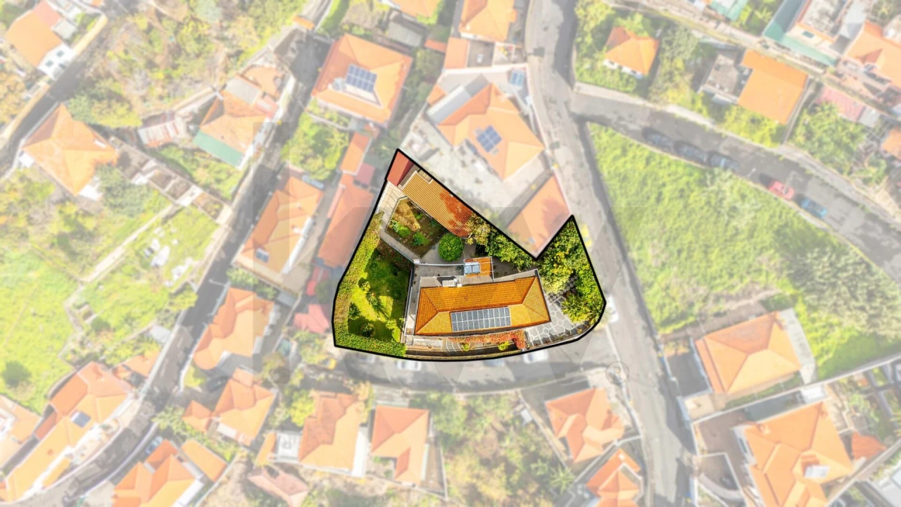 Moradia T4 para Venda em Funchal (Santa Maria Maior) Foto 4