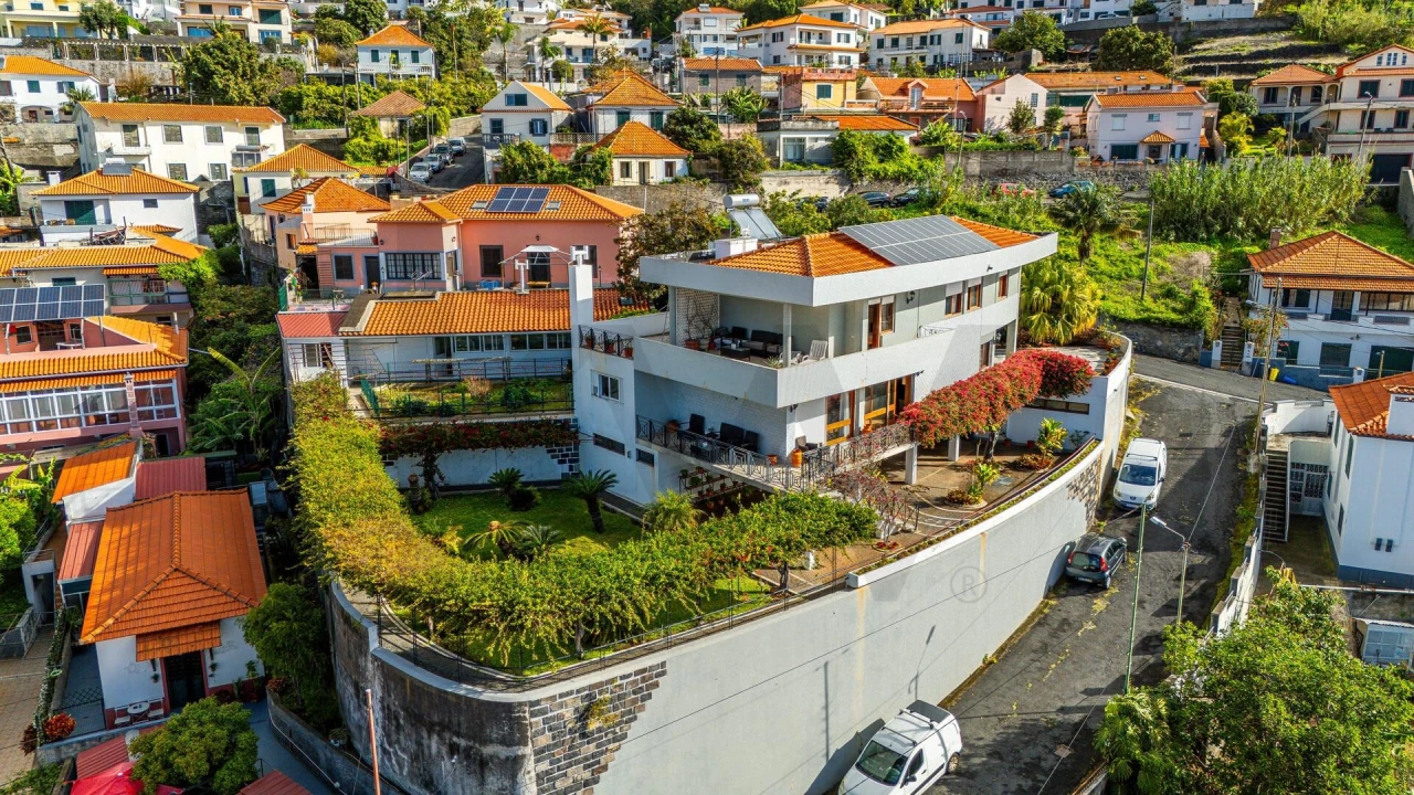 Moradia T4 para Venda em Funchal (Santa Maria Maior) Foto 8