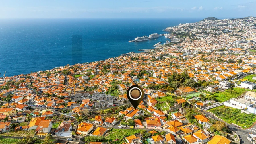 Moradia T4 para Venda em Funchal (Santa Maria Maior) Foto 3