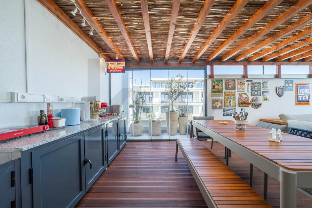 Apartamento T4 para Venda em Porto Salvo Foto 34