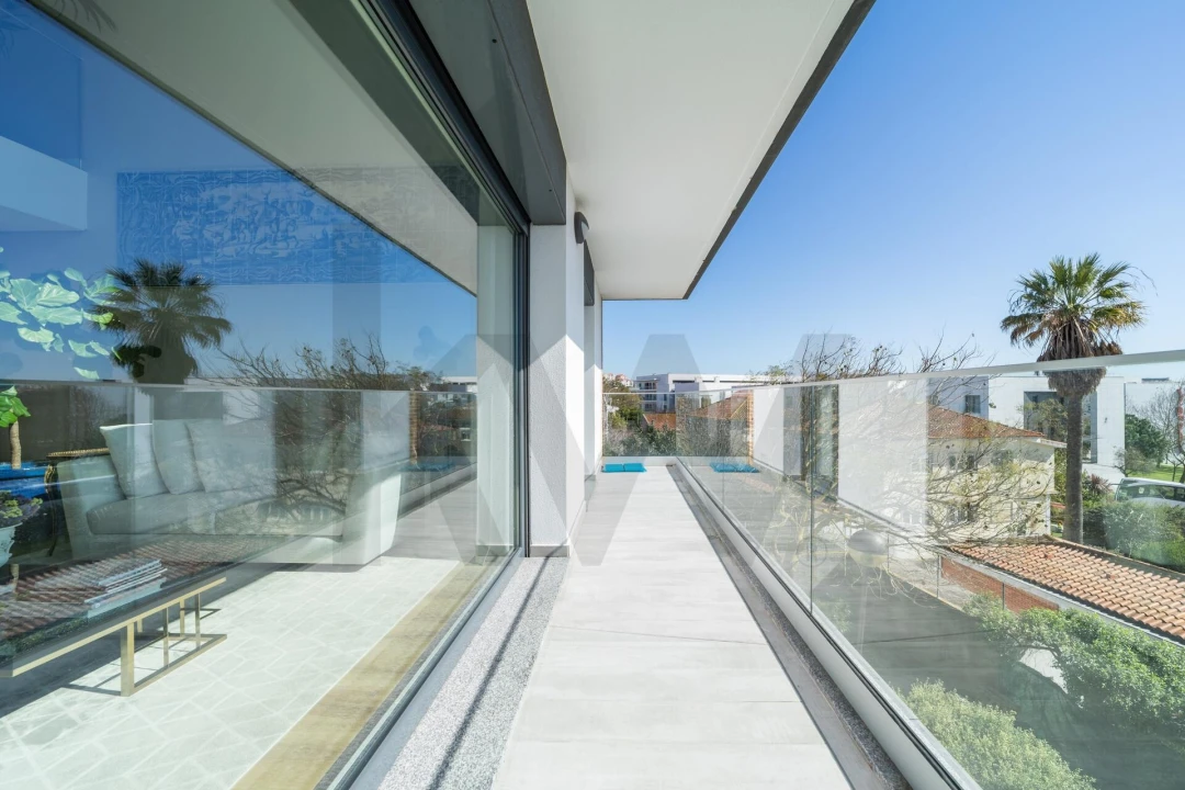 Apartamento T4 para Venda em Porto Salvo Foto 8