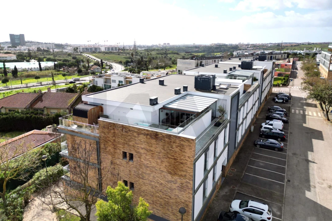 Apartamento T4 para Venda em Porto Salvo Foto 47