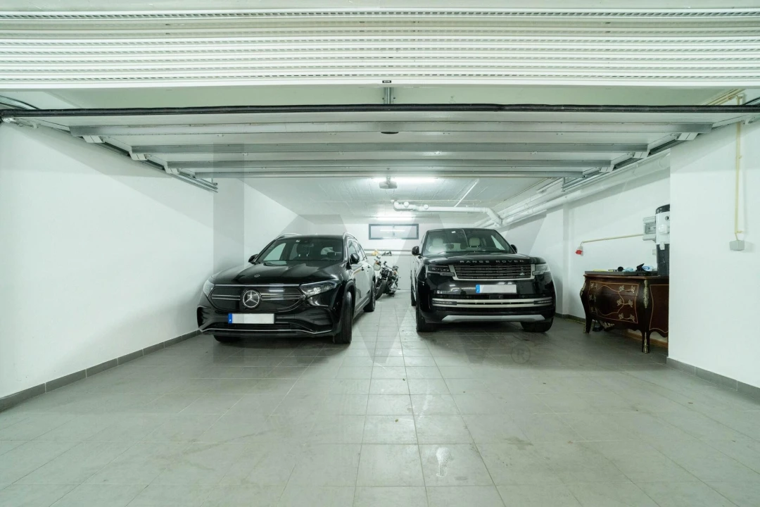 Apartamento T4 para Venda em Porto Salvo Foto 44