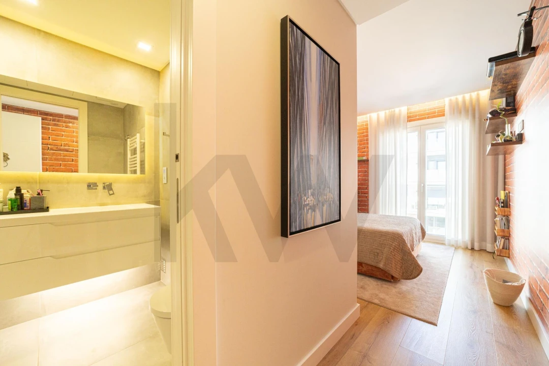 Apartamento T4 para Venda em Porto Salvo Foto 14