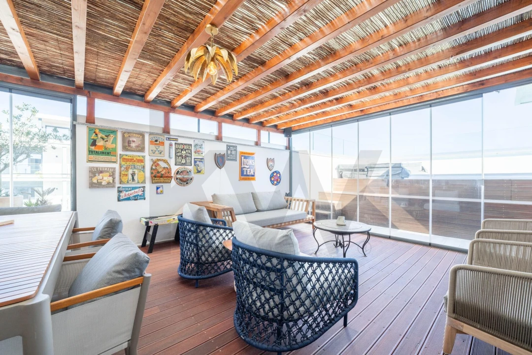 Apartamento T4 para Venda em Porto Salvo Foto 35