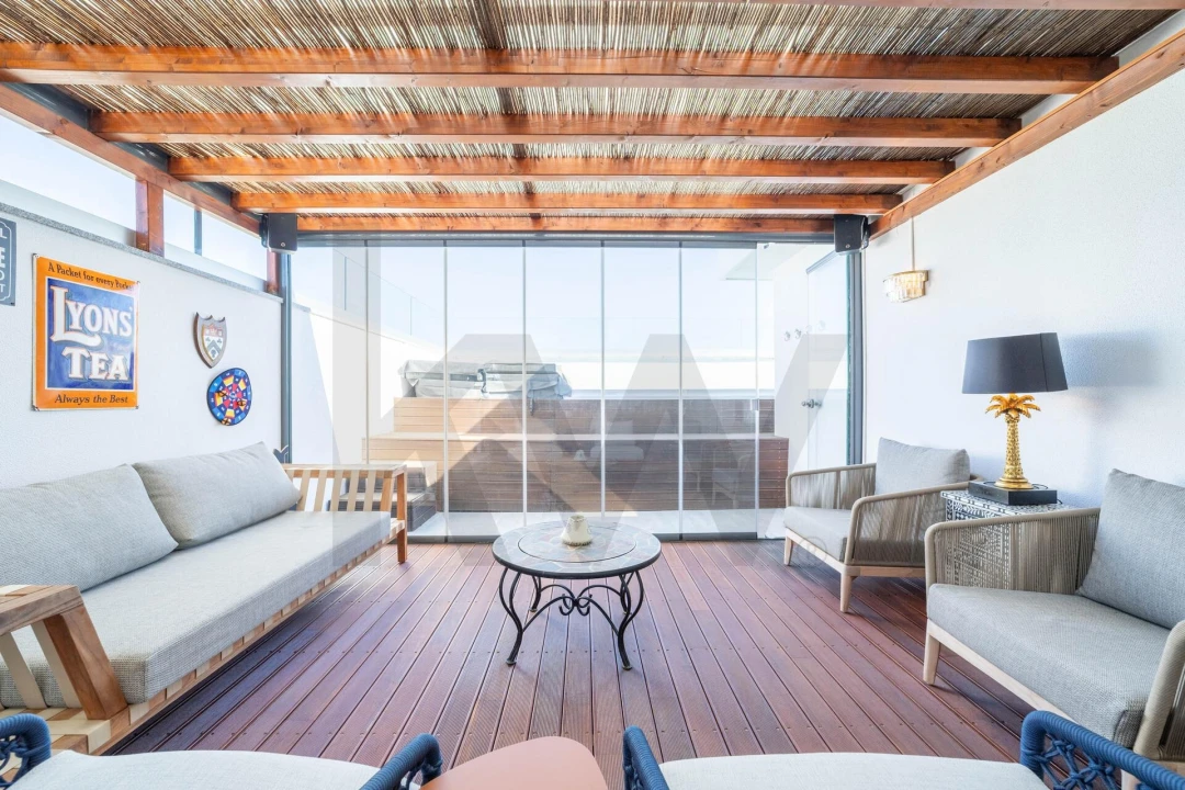 Apartamento T4 para Venda em Porto Salvo Foto 37