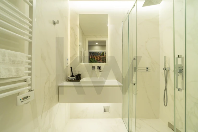 Apartamento T4 para Venda em Porto Salvo Foto 10