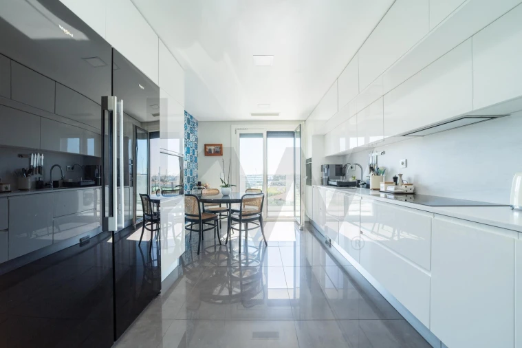 Apartamento T4 para Venda em Porto Salvo Foto 12