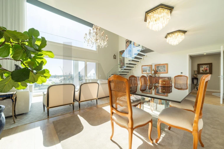 Apartamento T4 para Venda em Porto Salvo Foto 7