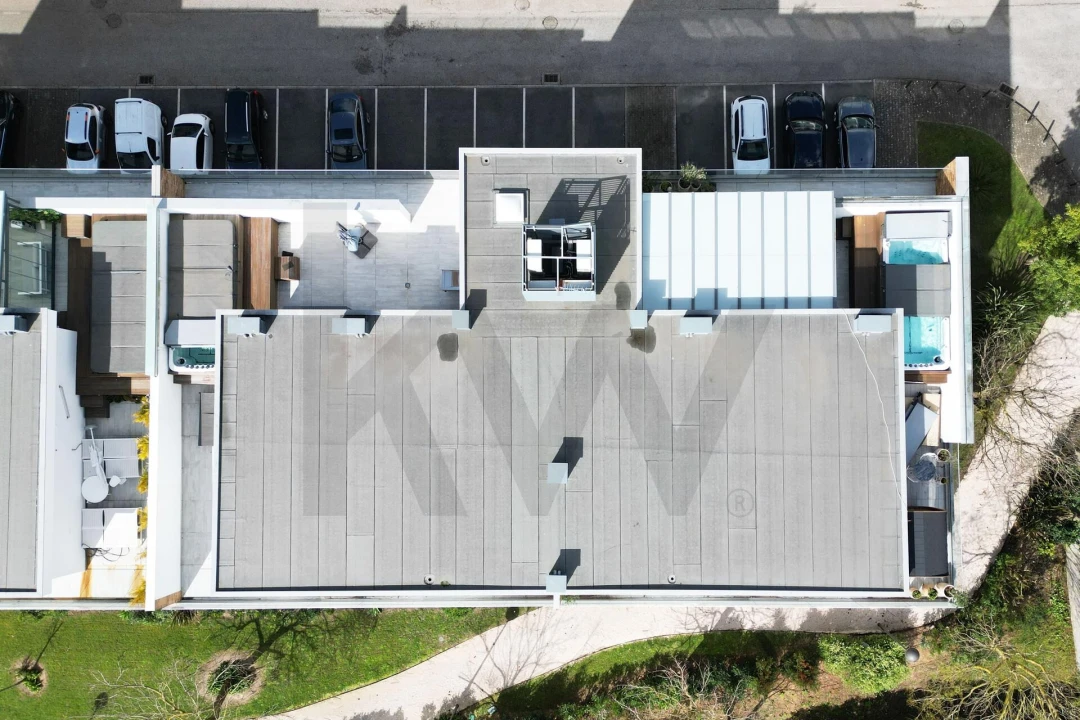 Apartamento T4 para Venda em Porto Salvo Foto 46