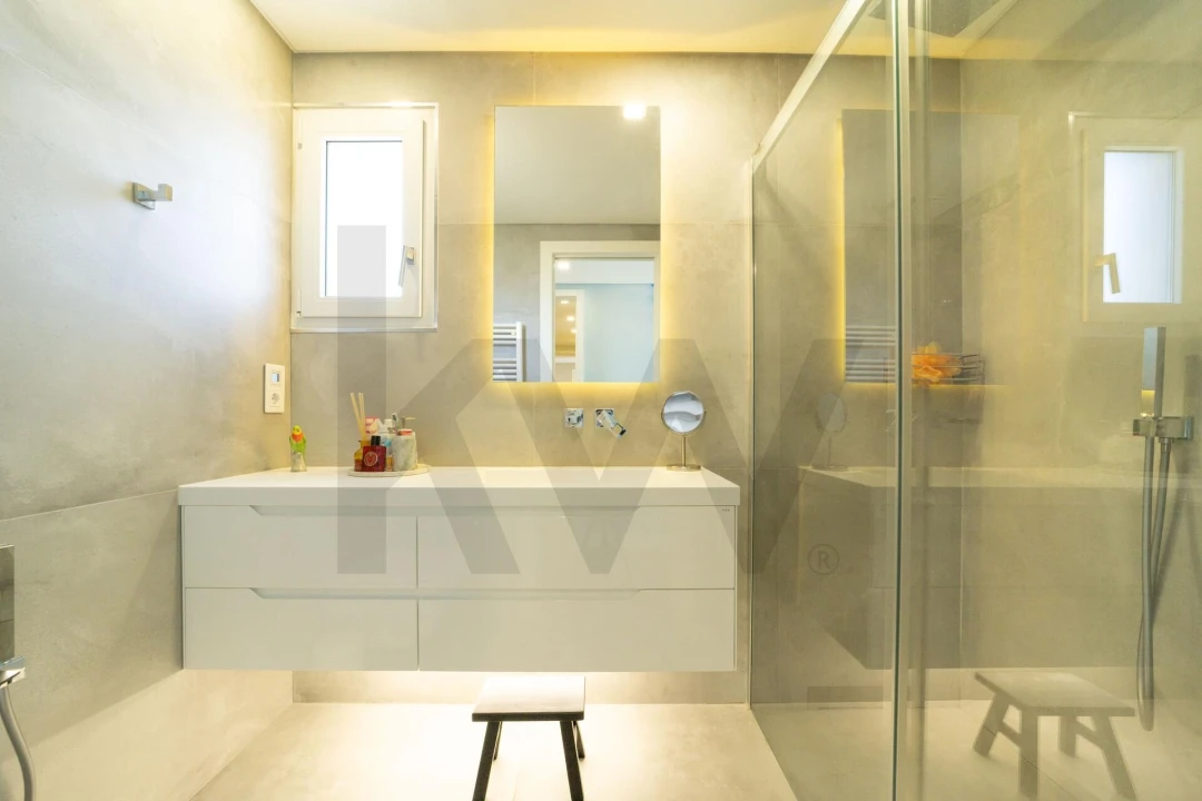 Apartamento T4 para Venda em Porto Salvo Foto 21