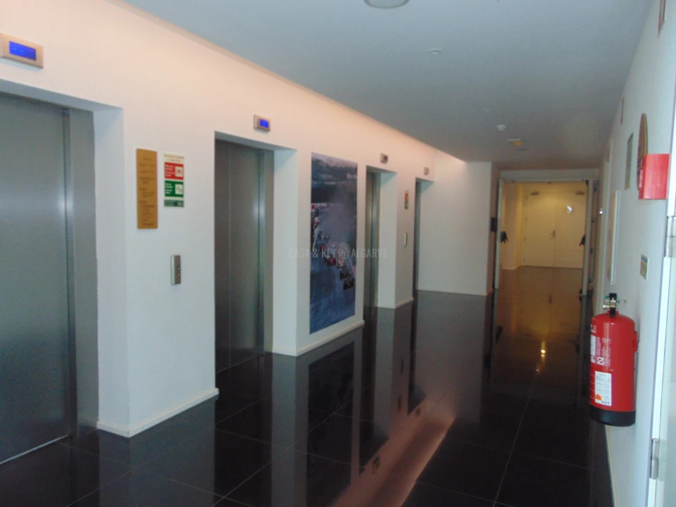 Apartamento T2 para Venda em Mexilhoeira Grande Foto 48