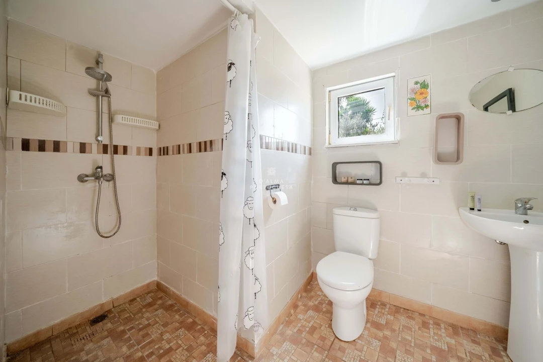 Moradia T3 para Venda em Salir Foto 34