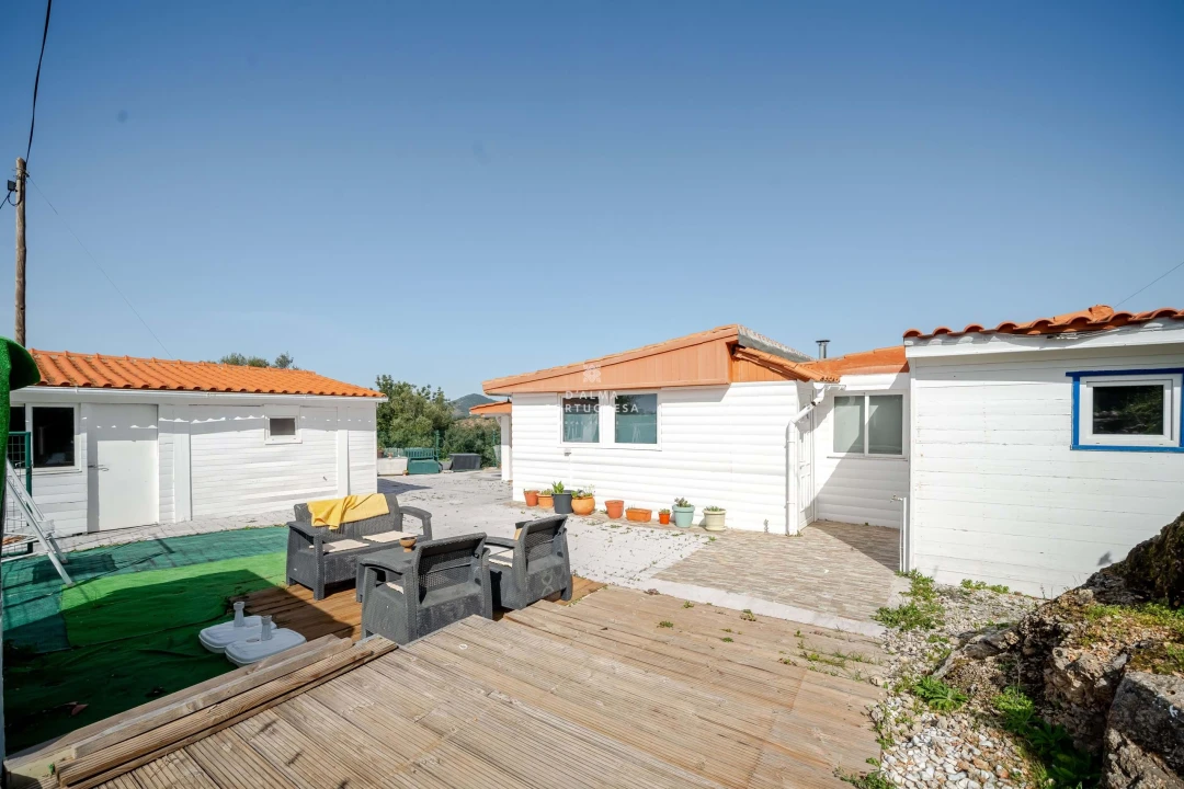 Moradia T3 para Venda em Salir Foto 9